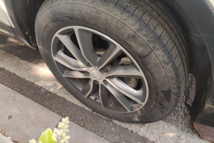 Used Geely Auto Emgrand X7 Sport 2018 1.8TD Automatic Two-Wheel Drive Zhiya Model Exterior 7