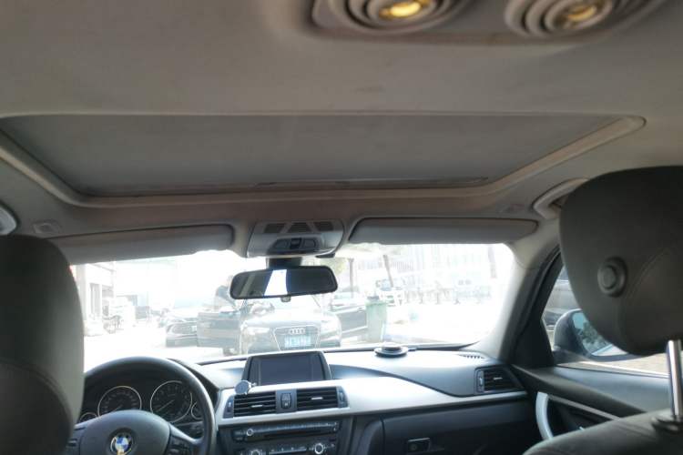 Used BMW 3 Series 2015 316Li Fashion Model
