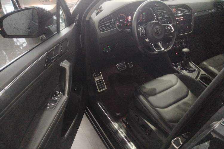 Used Volkswagen Tiguan L 2021 330TSI Automatic Two-Wheel Drive R-Line Enhanced Edition