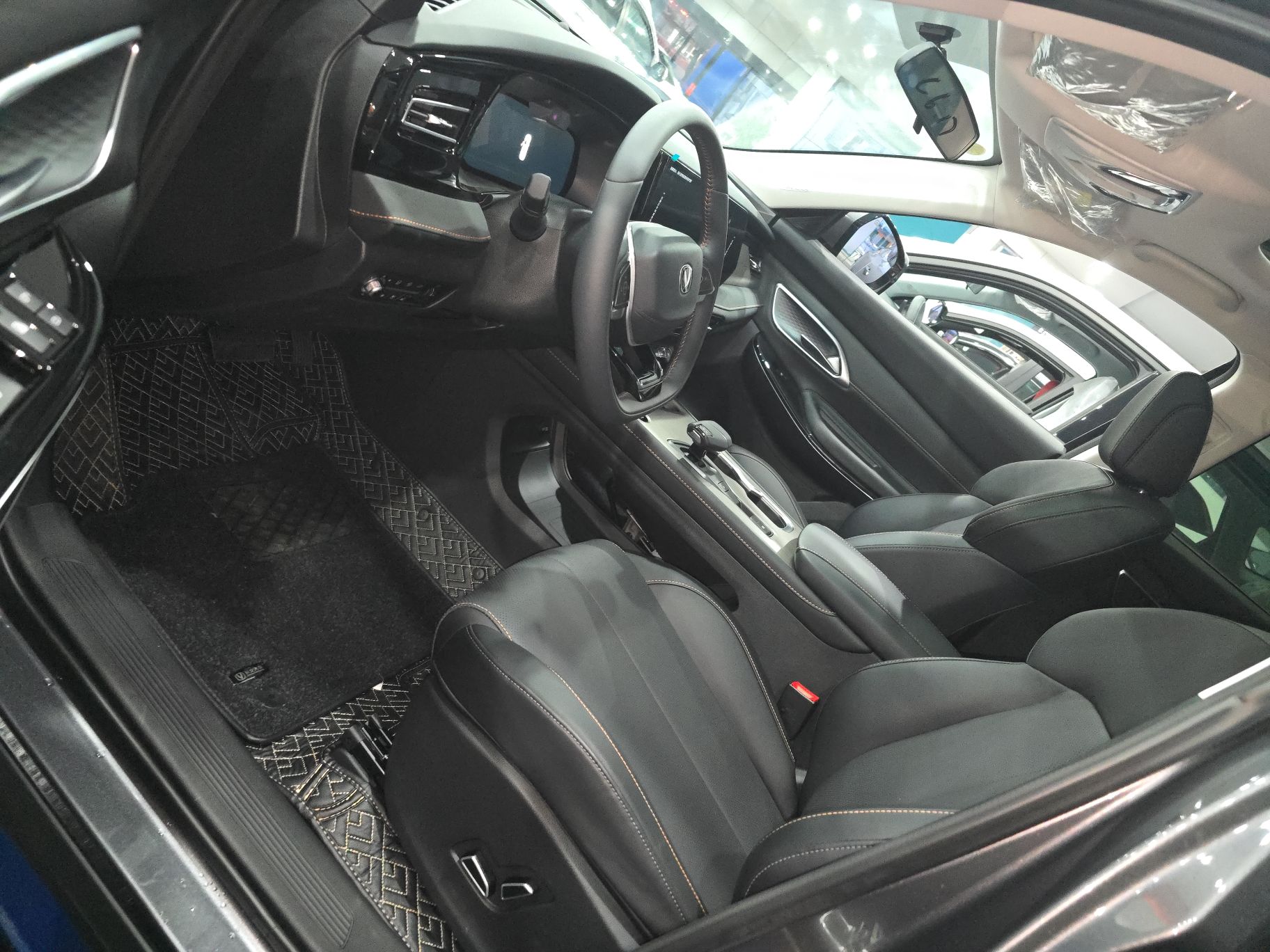 المقاعد الأمامية داخل السيارة