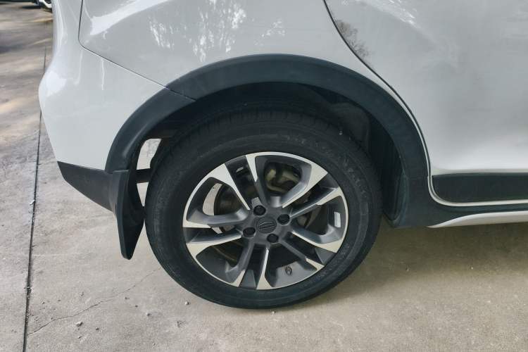 Used Geely Auto Vision X3 2019 Upgraded Model 1.5L Manual Elite Version
