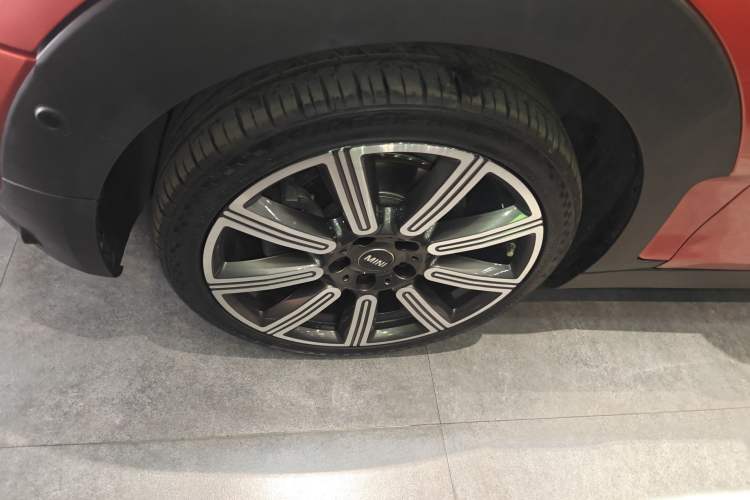 Used MINI Clubman 2021 1.5T COOPER Connoisseur Left Front Wheel Hub