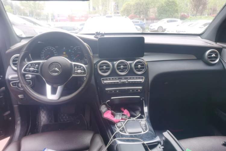 Used Mercedes-Benz GLC 2022 Refreshed GLC 260 L 4MATIC Dynamic Edition Center Console