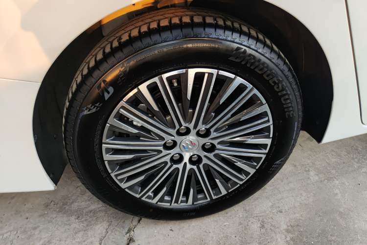 Used Buick GL8 New Energy 2024 Lu Zun Luxury Edition 7-Seater