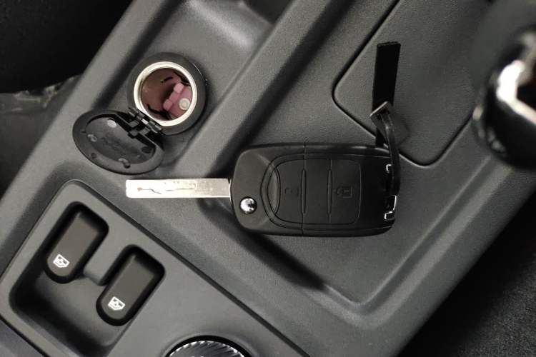 Used Wuling Yangguang 2025 Model 400km Bus Edition—Comfort Edition