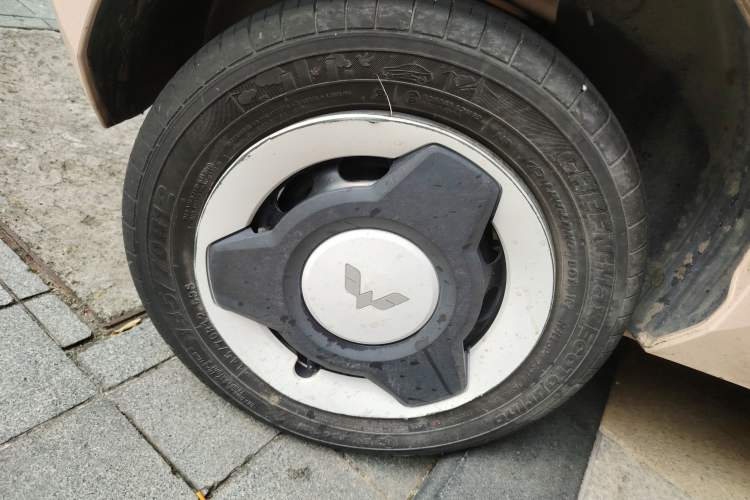 Used Wuling Hongguang MINIEV 2021 Macaron Premium Model – Lithium Iron Phosphate Right Rear Wheel Hub