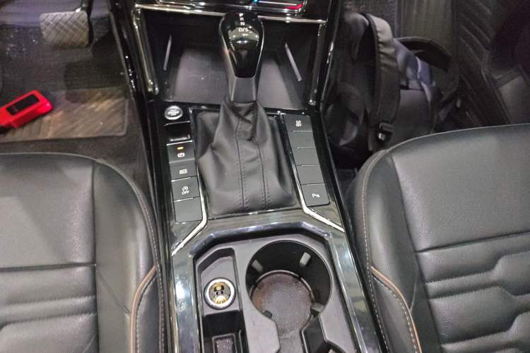 Used Volkswagen Passat 2020 Facelift 330TSI Elite Edition China VI Standard