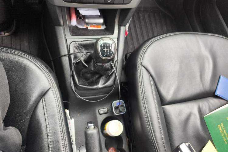 Used Skoda Yeti 2014 1.4TSI Manual Explore Edition Gear Lever