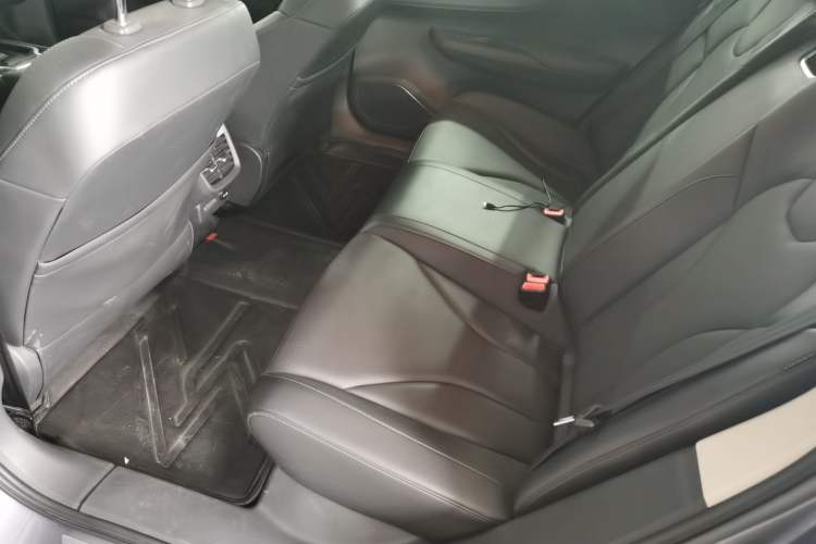 Used Hongqi E-QM5 2023 560km PLUS Interior 4