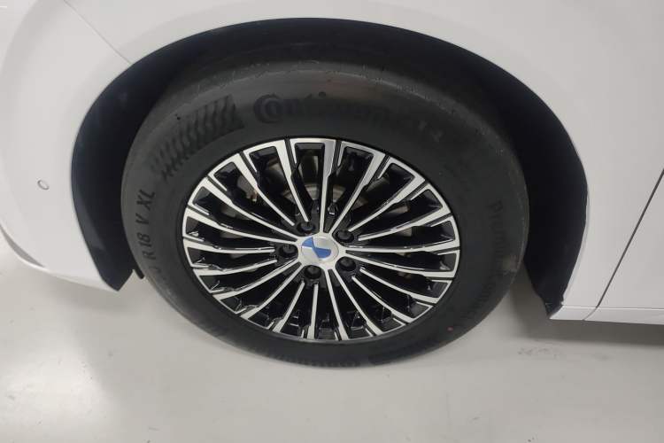 Used Denza D9 2022 DM-i 970 Four-Wheel Drive Flagship Model Exterior 4