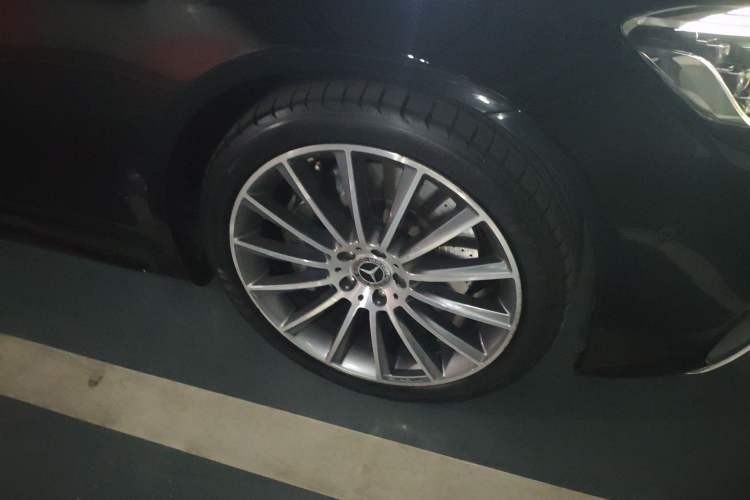 Used Mercedes-Benz S-Class 2019 S 450 L 4MATIC Right Front Wheel Hub