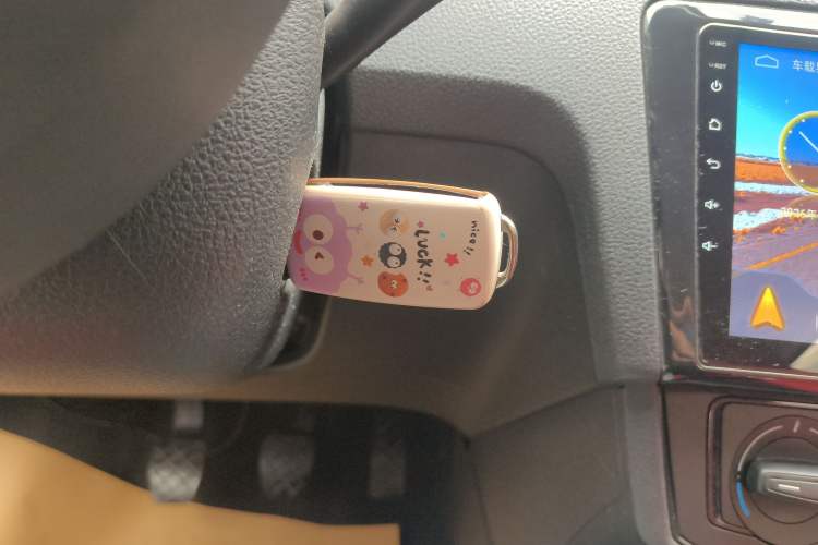 Used Volkswagen Santana 2019 1.5L Manual Fashion Edition China VI Standard Interior 1