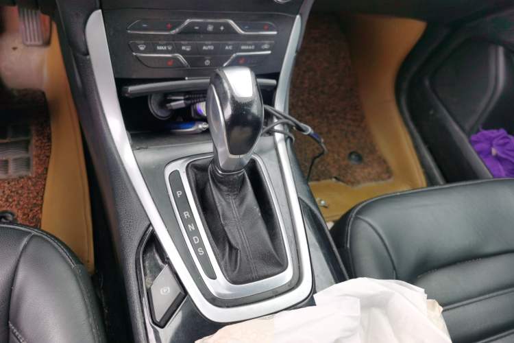 Used Ford Edge 2015 2.0T GTDi 4x4 High-Grade Model Gear Lever