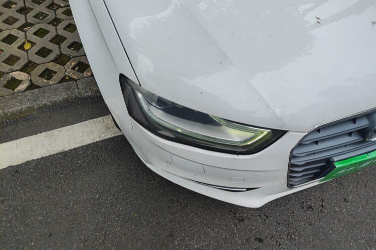 Used Audi A4L 2015 35 TFSI Automatic Comfort Model Right Front Headlight