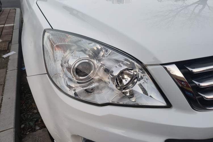 Used Haval H6 2013 Upgraded Model 2.4L Automatic Two-Wheel Drive Elite Version