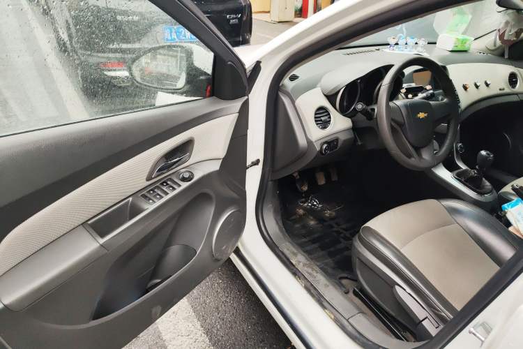 Used Chevrolet Cruze 2012 1.6L SE MT