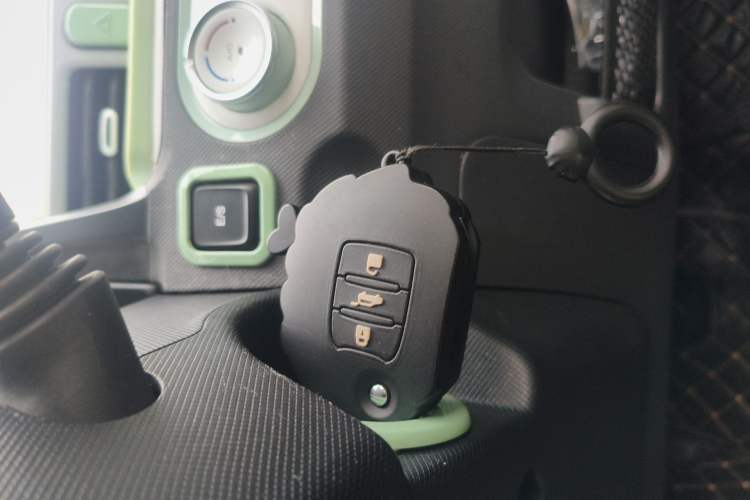 Used Wuling Hongguang MINIEV 2021 Macaron Premium Model – Lithium-NMC Interior 1