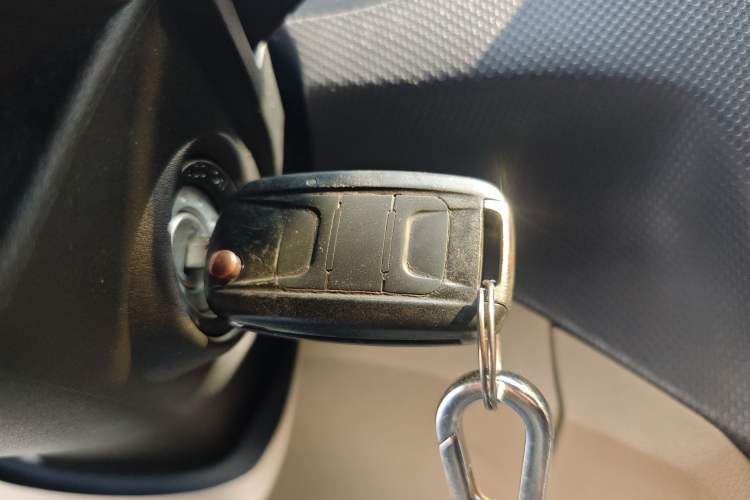 Used Wuling Hongguang 2013 1.5L S Comfort Model
