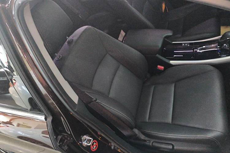 Used Honda Accord 2016 2.4L Comfort Edition Right Front Seat