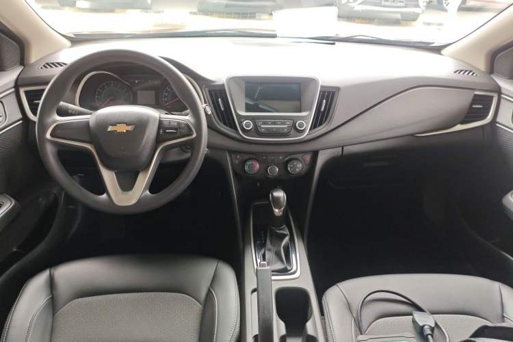 Used Chevrolet Cavalier 2019 320 Automatic Xinyue Edition Center Console