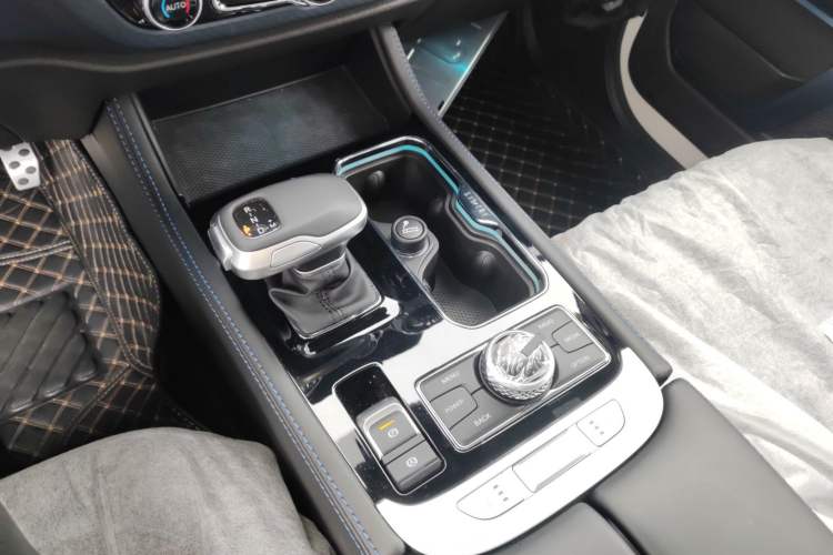 Used BAIC Off-Road BJ40 2023 2.0D Automatic Four-Wheel Drive Blade Hero Edition Adventurer Type (with Front and Rear Electronic Locks)
