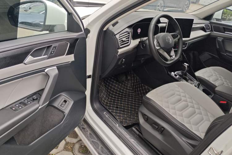 Used Volkswagen Tayron 2023 280TSI Two-Wheel-Drive Luxury Plus Advanced Version
