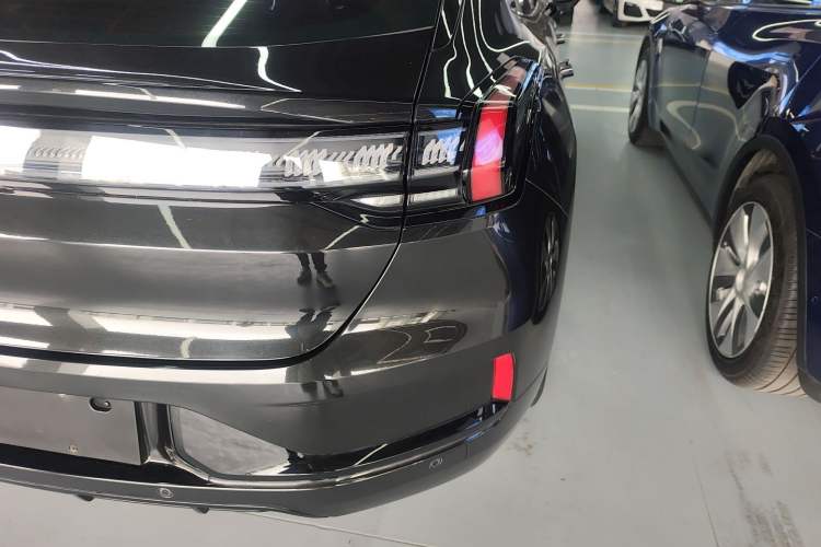 Used Zeekr 001 2022 Long-Range Dual-Motor WE Edition Exterior 3