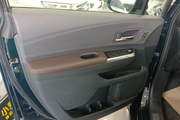 Used Toyota Granvia 2023 2.5L Hybrid Flagship VIP Edition