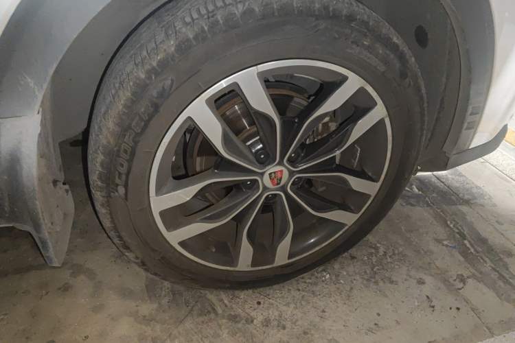 Used Roewe RX5 2016 20T Two-Wheel Drive Automatic Internet Smart Edition
