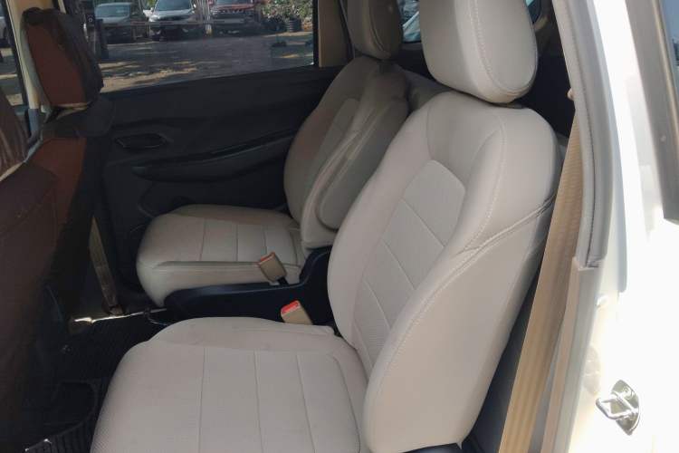 Used Wuling Hongguang 2019 1.5L S Standard Version China VI LAR
