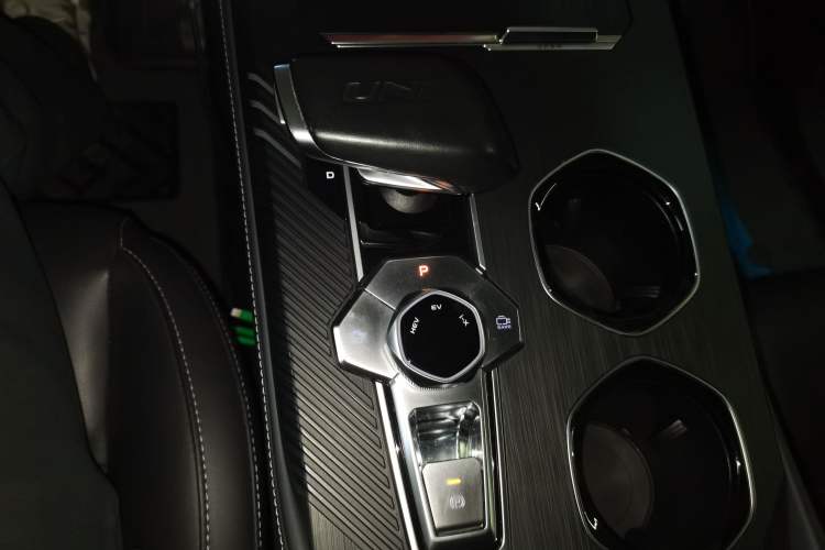 Used Changan UNI-K iDD 2023 Smart Electric iDD 1.5T 135km Smart Leading Model
