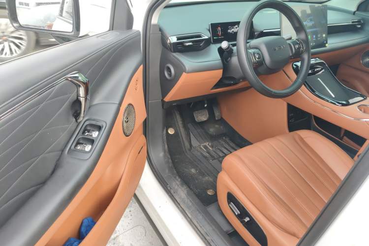 Used AION V 2024 Aion Tyrannosaurus 520 Smart Luxury Edition