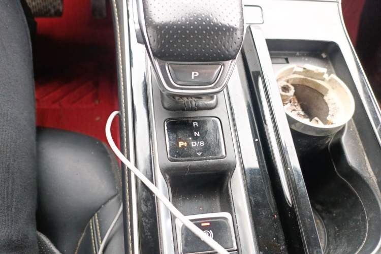 Used Roewe i6 MAX 2020 300TGI Automatic "Swell Cool Smart Drive" Edition
