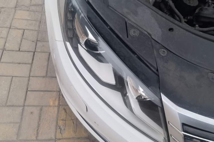 Used Volkswagen FAW-Volkswagen CC 2013 1.8TSI Luxury Model Right Front Headlight