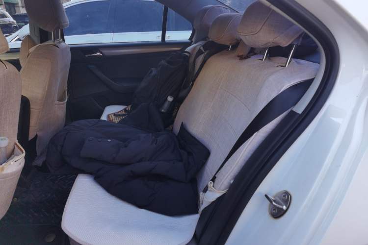 Used Volkswagen Santana 2015 1.6L Manual Comfort Edition
