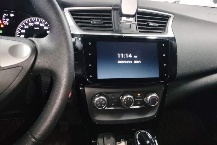 Used Nissan Sylphy 2019 1.6XV CVT Smart Connect Luxury Edition China VI Standard Audio And AC Panel