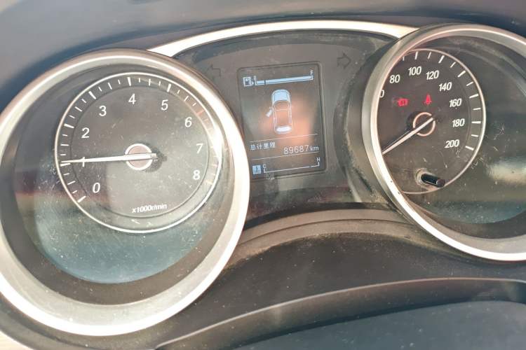 Used Baojun 730 2016 1.5L Manual Value Edition 5 Seats China V Emission Standard Odometer Close Up