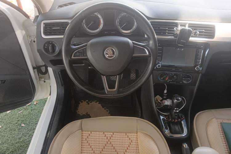 Used Skoda Rapid 2018 1.6L Automatic Comfort Edition Steering Wheel