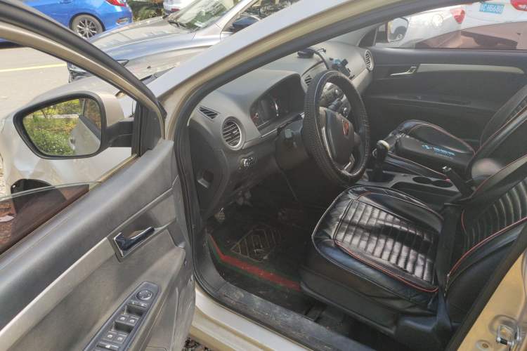 Used Roewe 350 2015 1.5L Manual Luxury Sunroof Edition