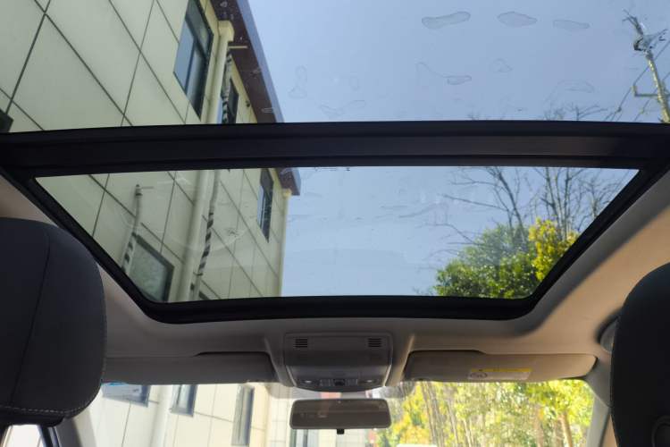 Used Volkswagen T-ROC 2021 280TSI DSG Two-Wheel Drive Comfort Connect Edition