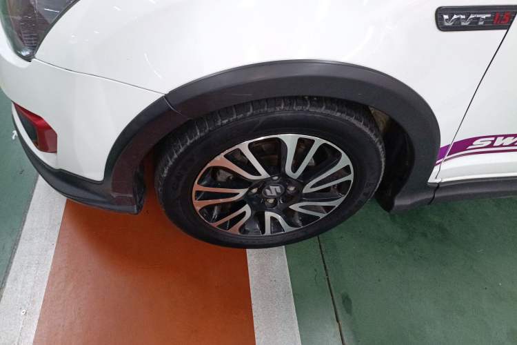 Used Suzuki Swift 2016 1.5L Automatic Fashionable Coolplay Edition Left Front Wheel Hub