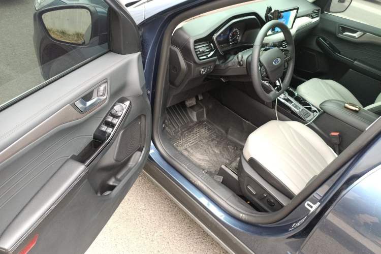 Used Ford Escape 2020 EcoBoost 245 Two-Wheel-Drive Titanium Edition
