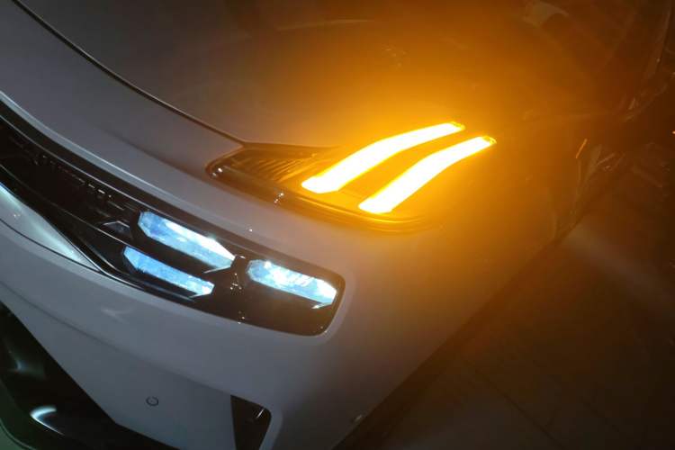 Used Lynk & Co 06 2023 Remix 1.5T Shero
