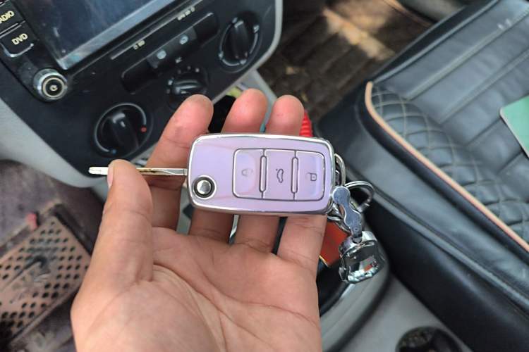 Used Volkswagen Bora 2011 1.6L Manual Fashion Edition
