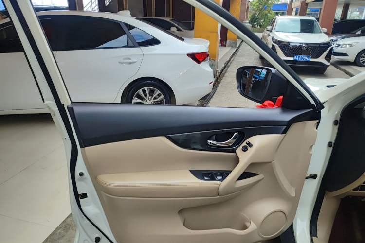 Used Nissan X-Trail 2014 2.5L CVT Luxury Edition 4WD