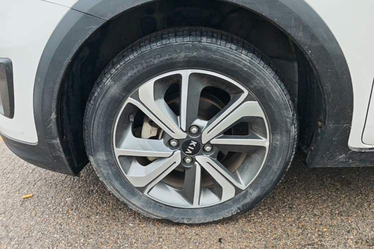 Used Kia KX Cross 2017 1.4L MT GLS