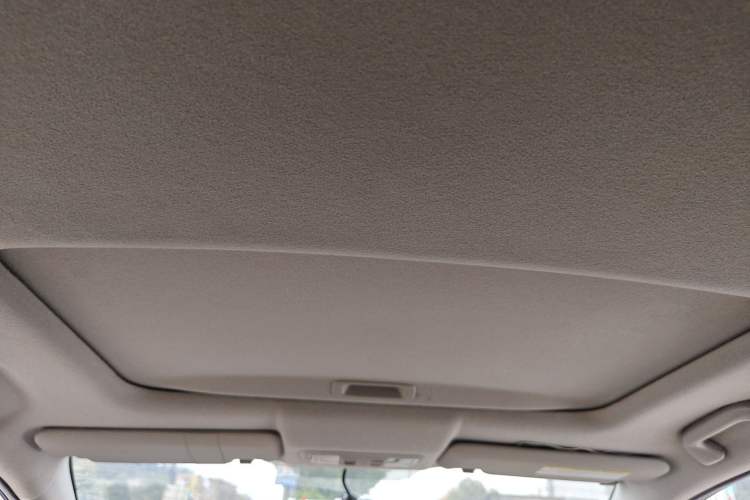 Used Honda Fit 2011 1.5L manual luxury version
