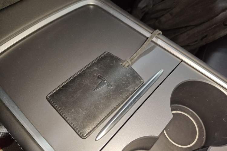 Used Tesla Model Y 2021 Standard Range Rear-Wheel Drive Version Vehicle Key