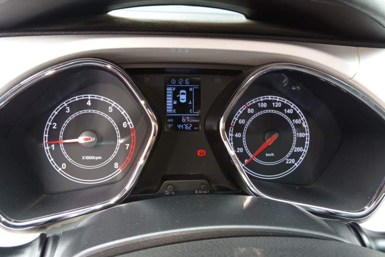 Used JAC Group Refine S2 2015 1.5L Manual Luxury Smart Model Instrument Cluster