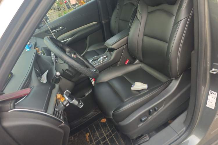 Used Cadillac XT4 2018 28T Two-Wheel Drive Leading Version Left Front Seat